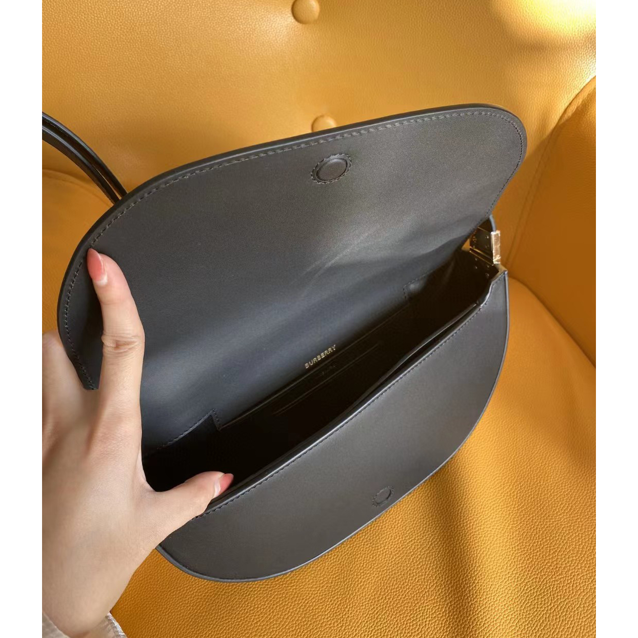 Burberry Olyma Shoulder Bag(26-15-5.5cm) - DopestKickz