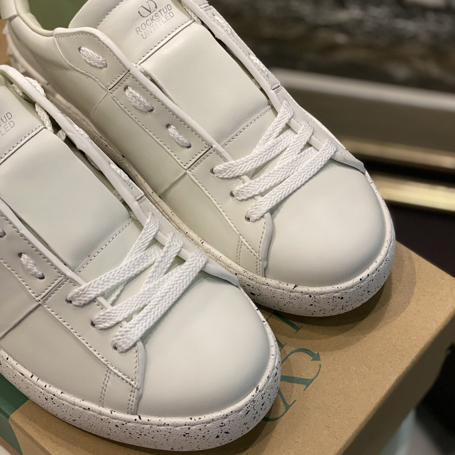 Valenti  Open For A Change Sneaker In Bio-Based Material In White - DopestKickz