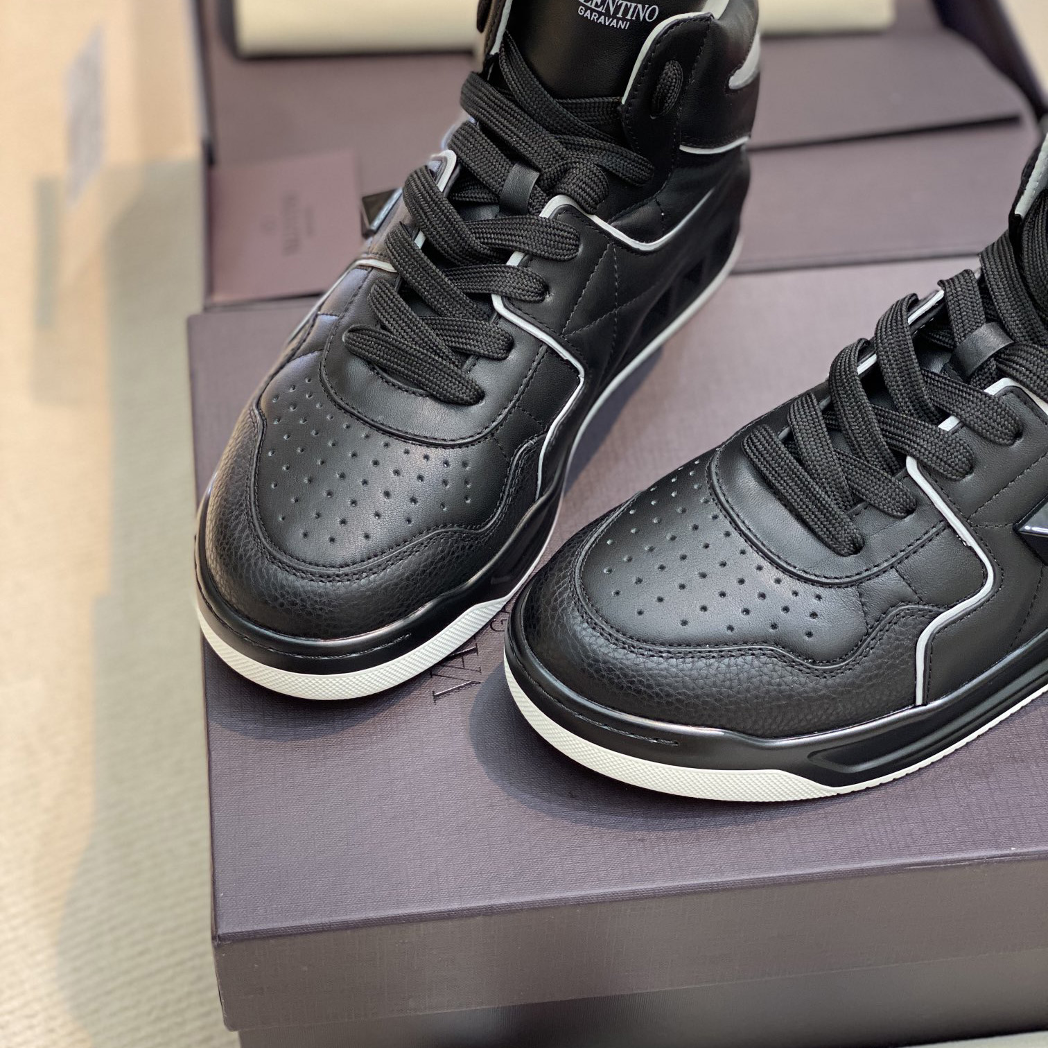 Valenti One Stud Mid-Top Nappa Sneaker - DopestKickz