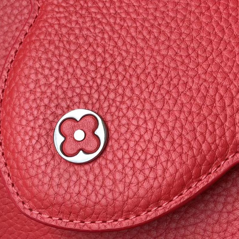 Louis Vuitton Capucines  Handbag (31.5-20-11 cm) - DopestKickz