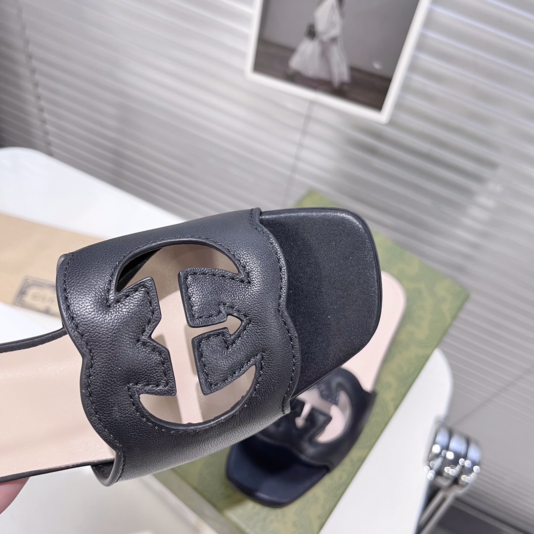 Gucci Women's GG Slide Sandal - DopestKickz