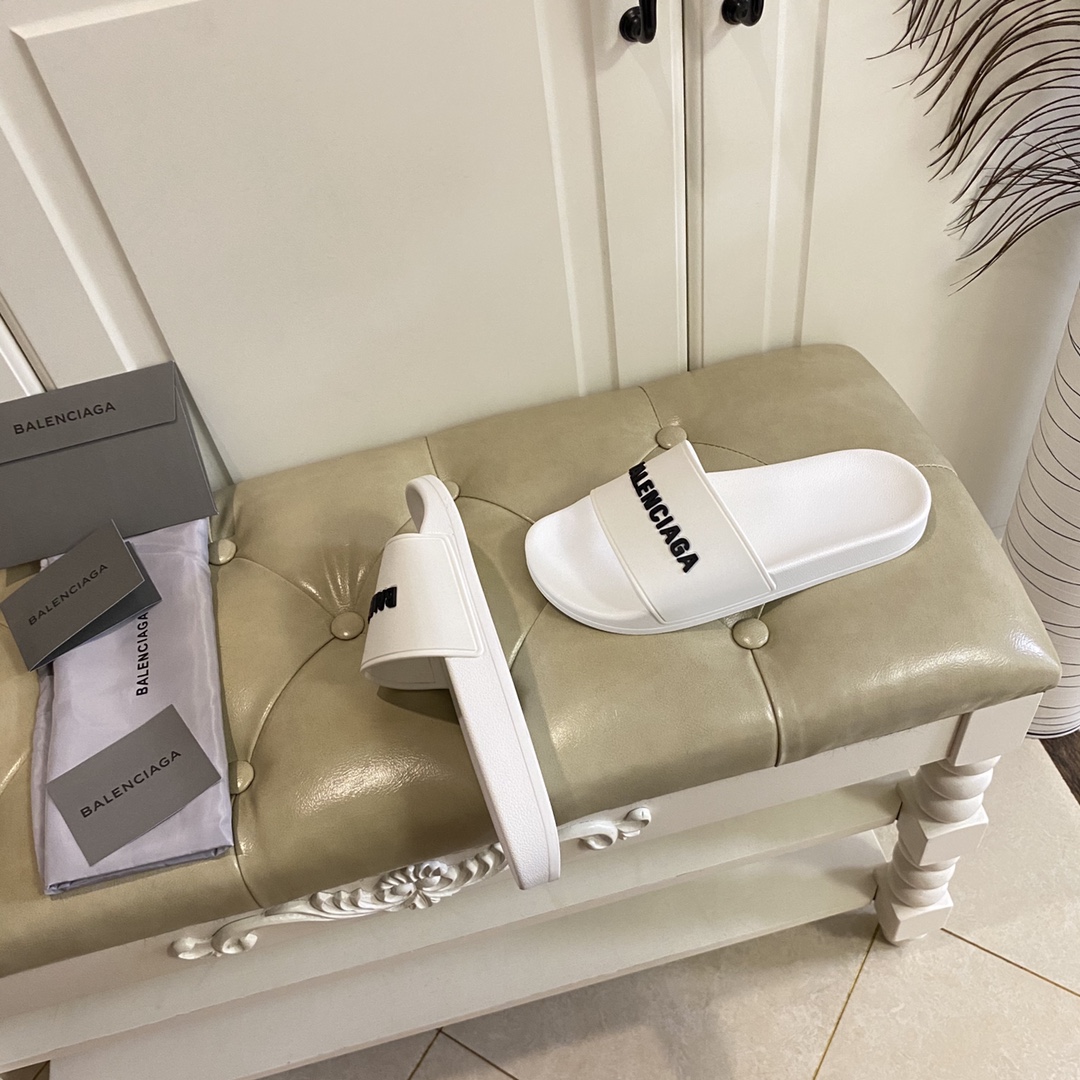 Balenciaga Pool Slide Sandal In White Smooth Rubber With Black 3D Balenciaga Logo - DopestKickz