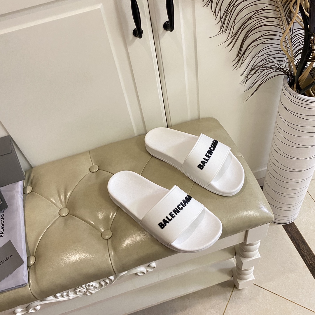 Balenciaga Pool Slide Sandal In White Smooth Rubber With Black 3D Balenciaga Logo - DopestKickz