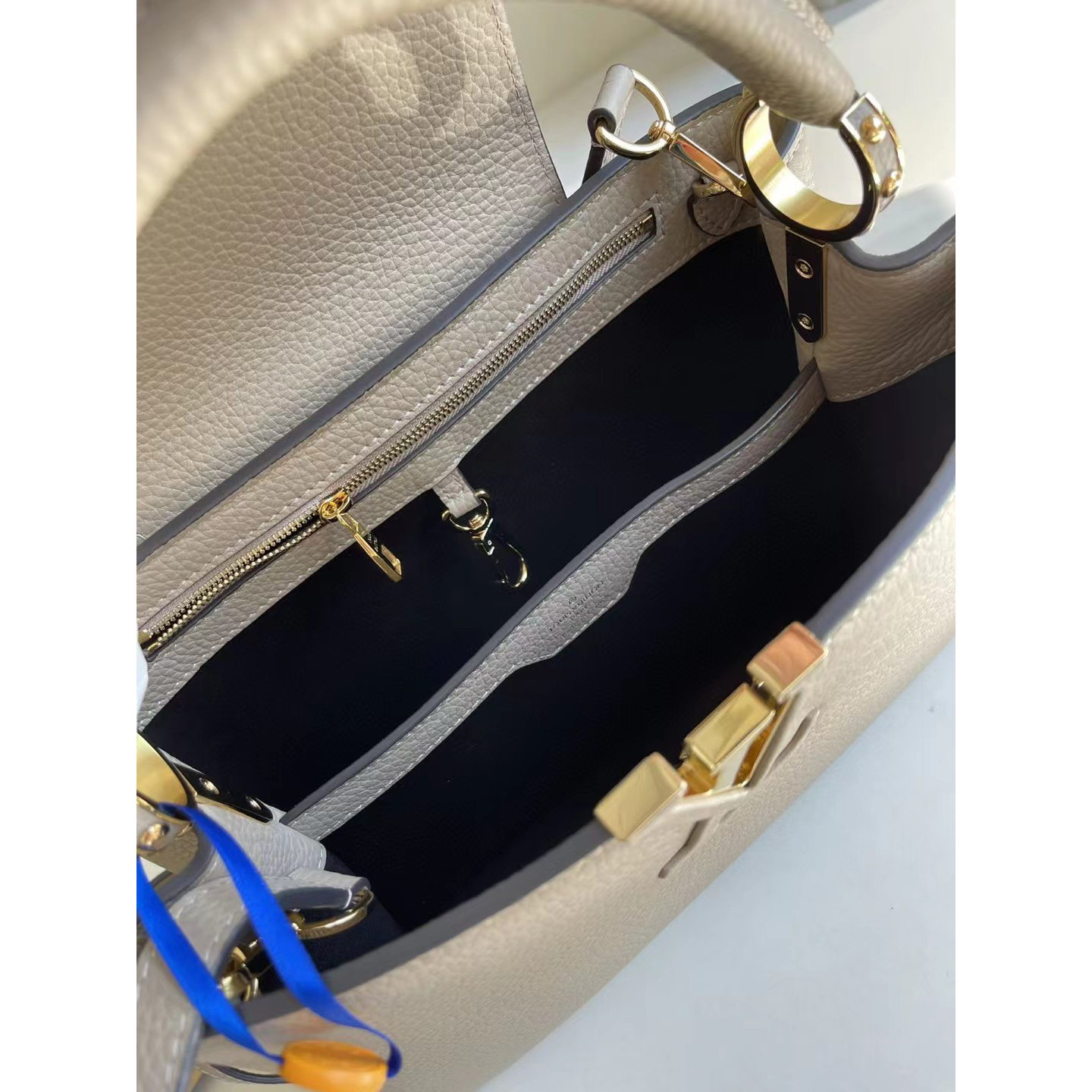 Louis Vuitton Capucines  Handbag (27-18-9 cm) - DopestKickz