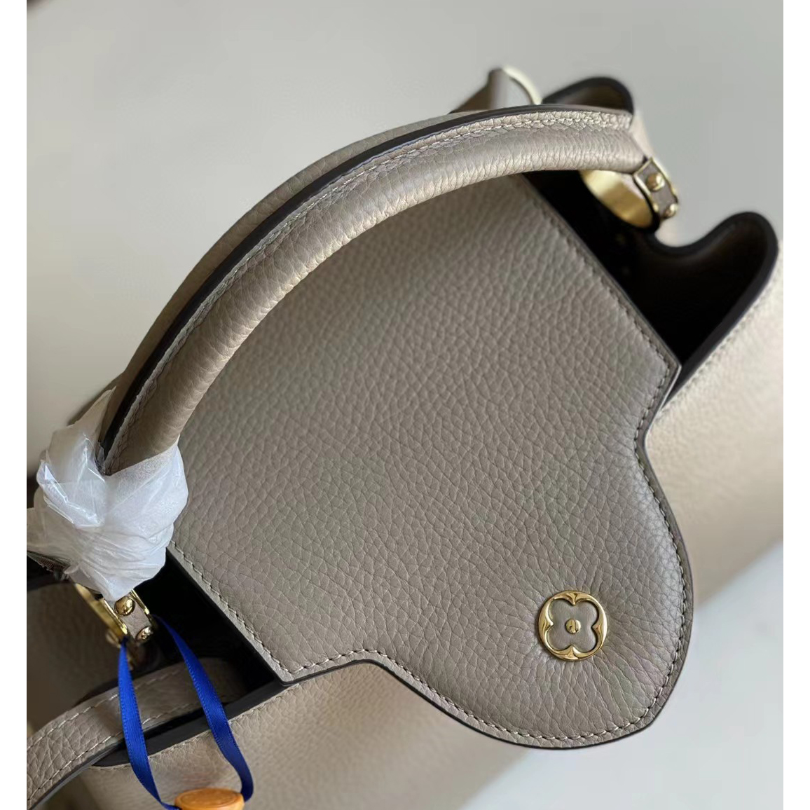 Louis Vuitton Capucines  Handbag (27-18-9 cm) - DopestKickz