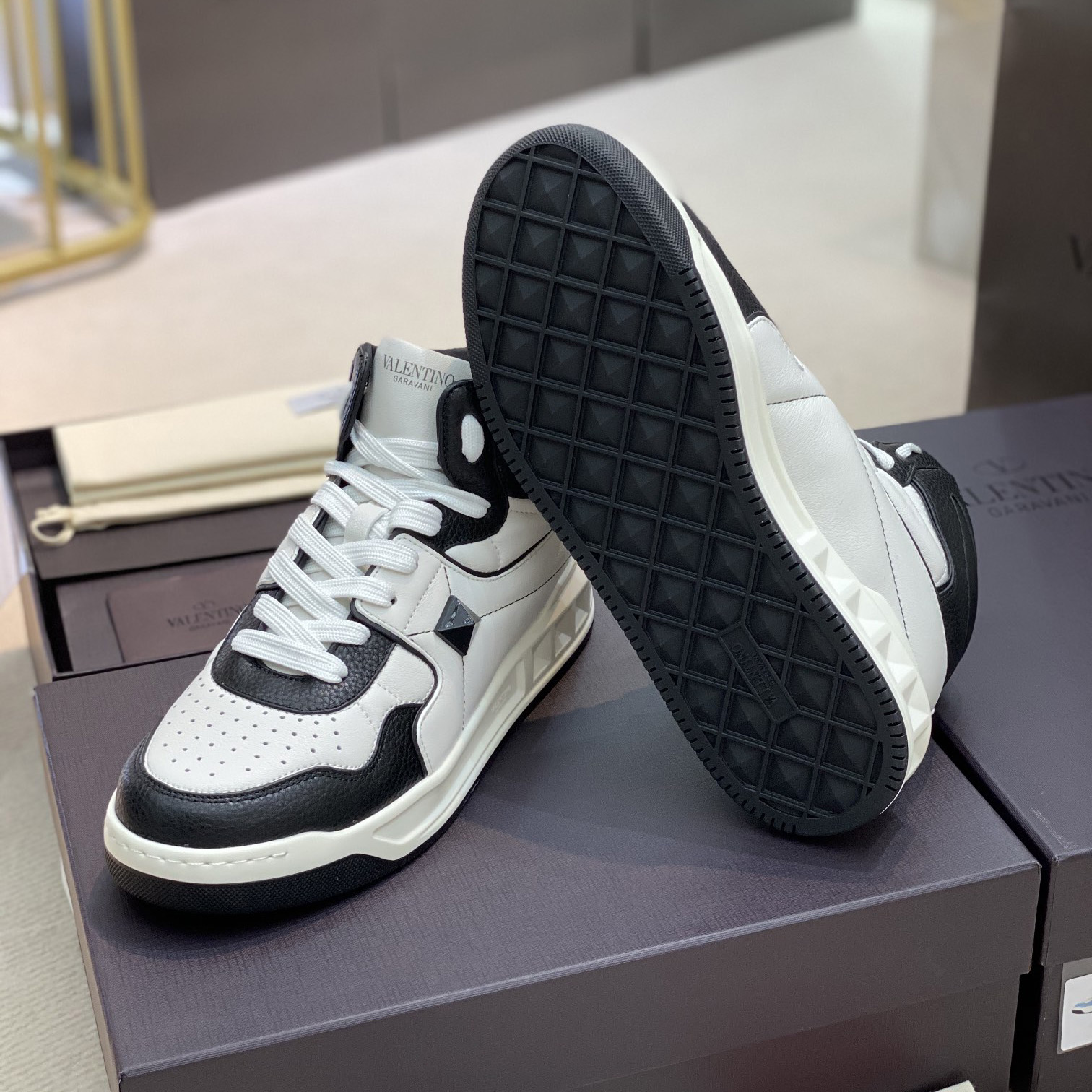 Valenti One Stud Mid-Top Nappa Sneaker - DopestKickz