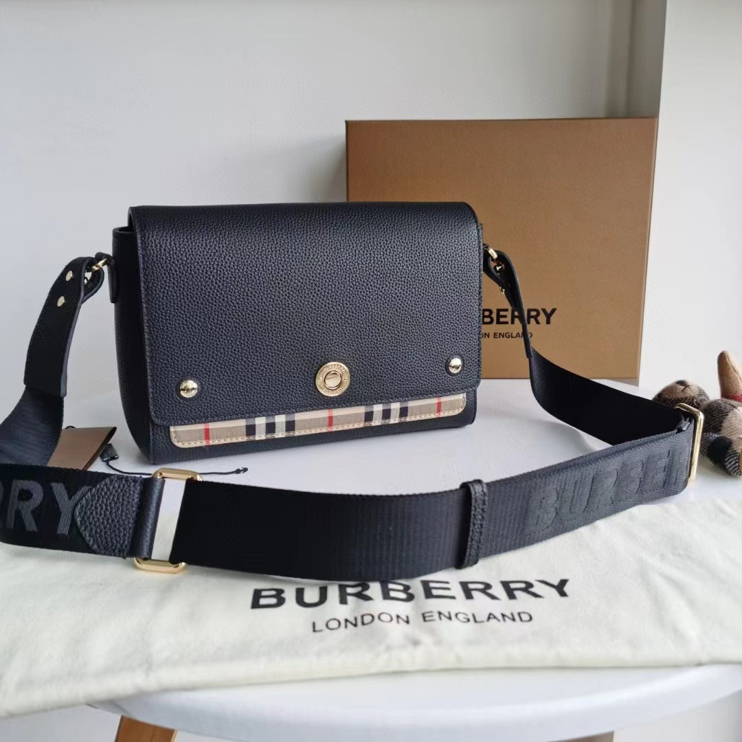 Burberry Hackberry Leather Cross -Body Bag (25-18-8.5cm) - DopestKickz