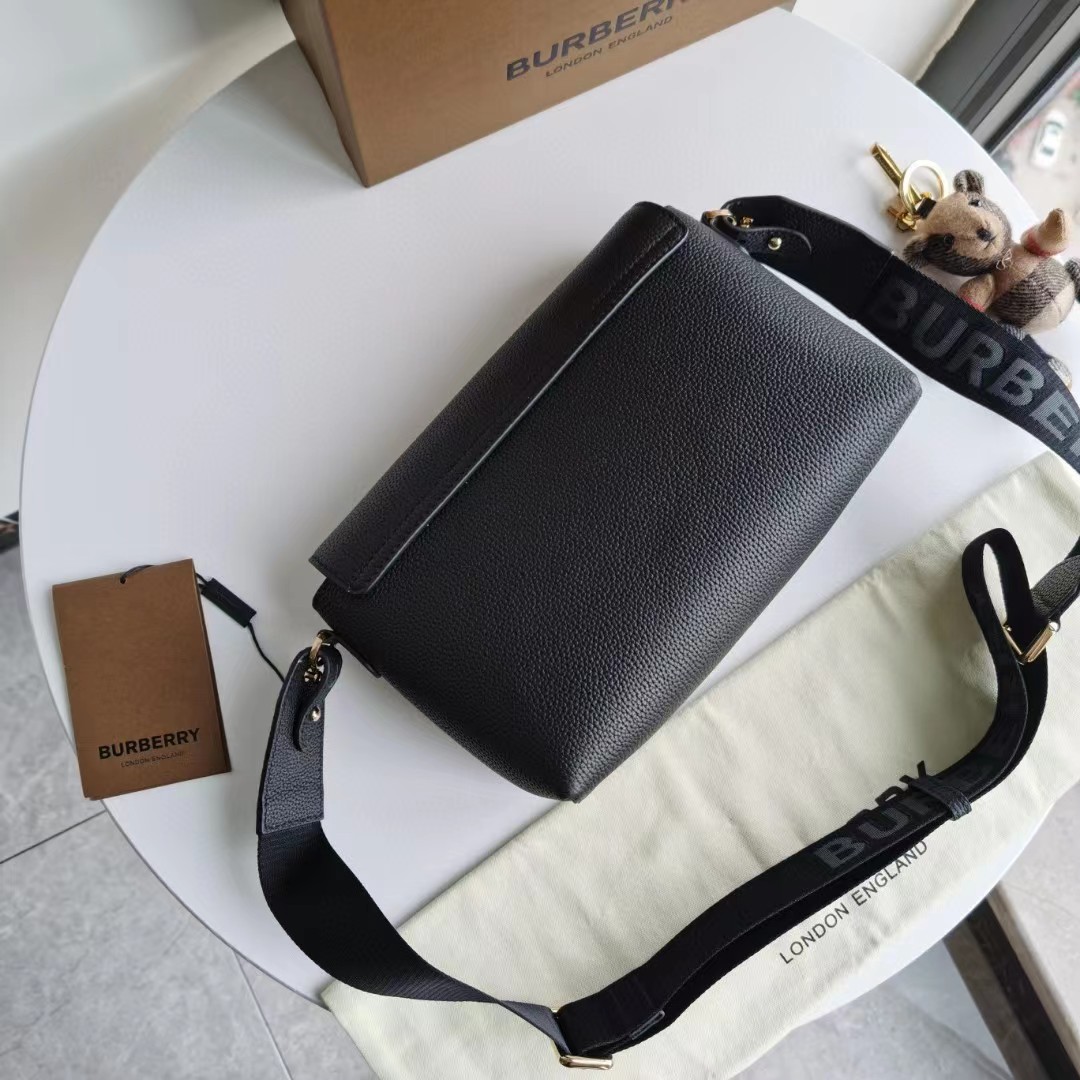 Burberry Hackberry Leather Cross -Body Bag (25-18-8.5cm) - DopestKickz