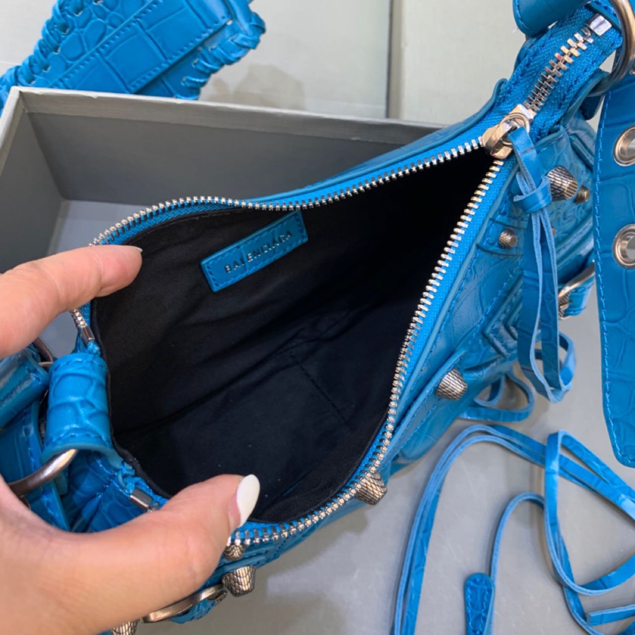Balenciaga Le Cagole XS Shoulder Bag In Blue(26-12-6cm) - DopestKickz