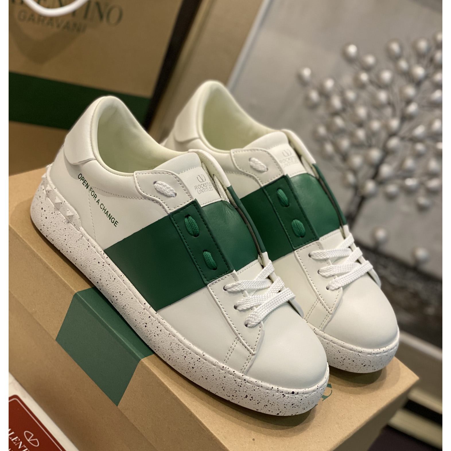 Valenti Open For A Change Sneaker In Bio-Based Material In White/Green - DopestKickz