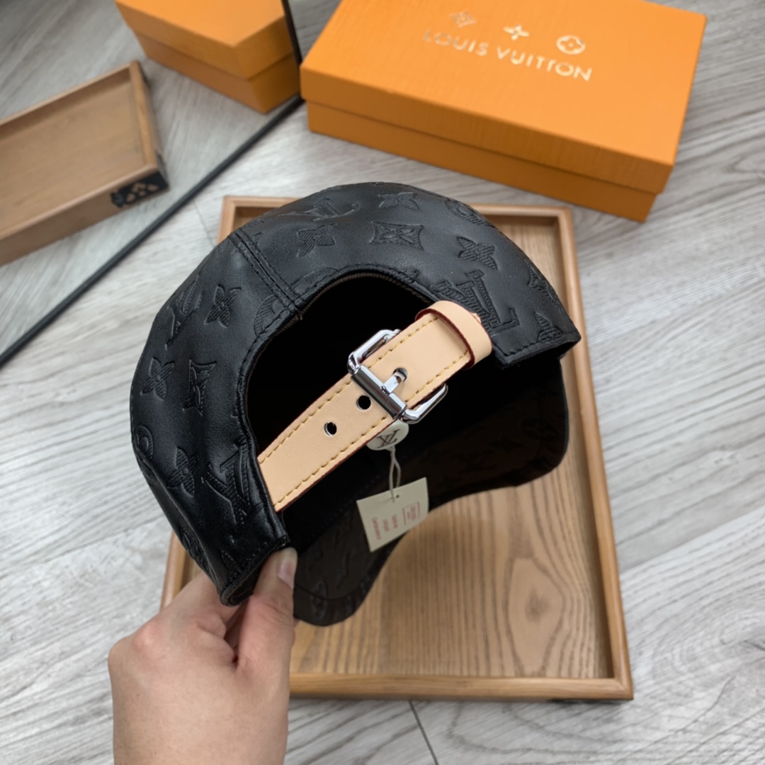 Louis Vuitton  Monogram Shadow Cap    M76580 - DopestKickz