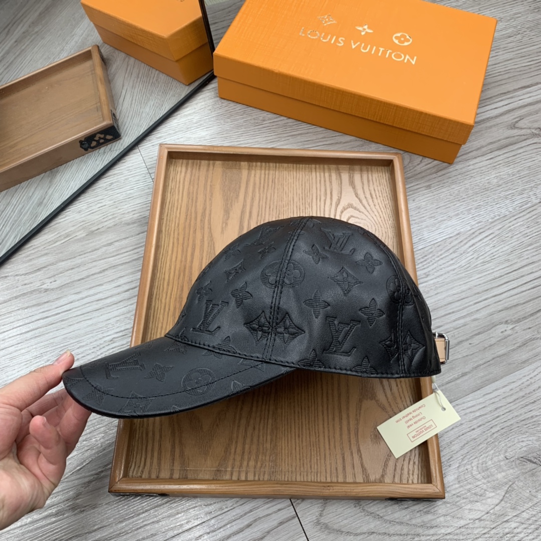 Louis Vuitton  Monogram Shadow Cap    M76580 - DopestKickz