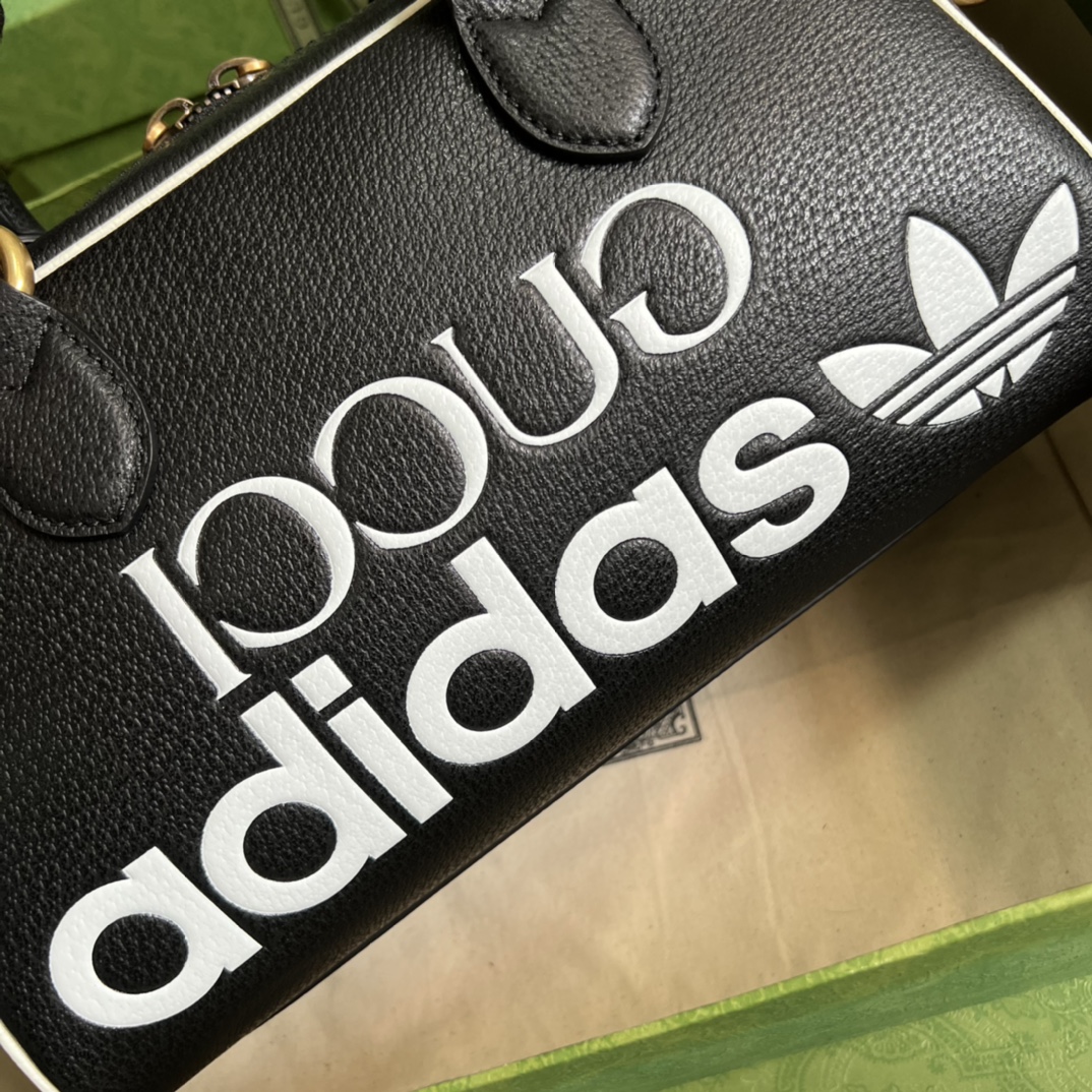 Adidas x Gucci Mini Duffle Bag(31.5-18-15.5cm) - DopestKickz
