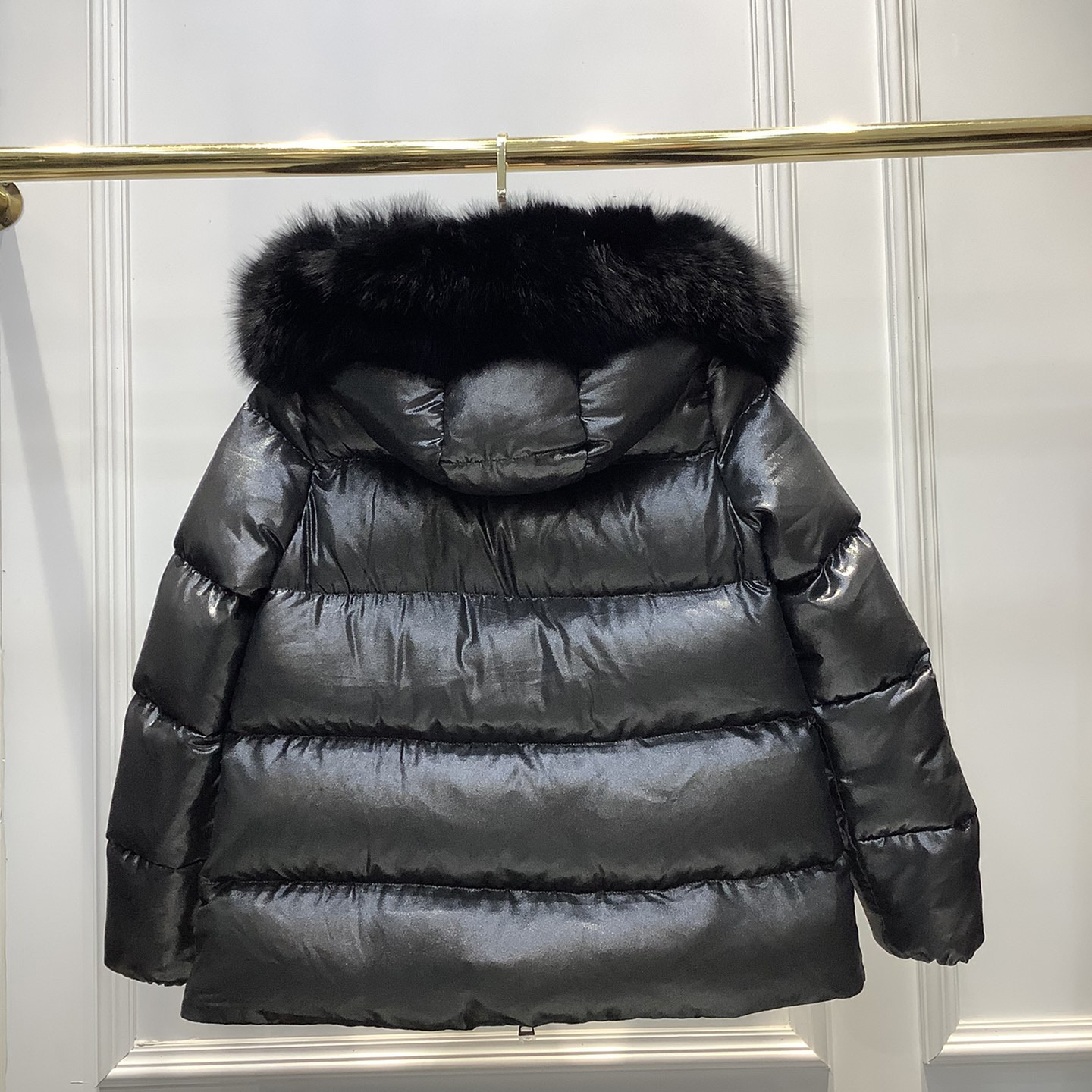 Moncler Laiche Short Down Jacket - DopestKickz
