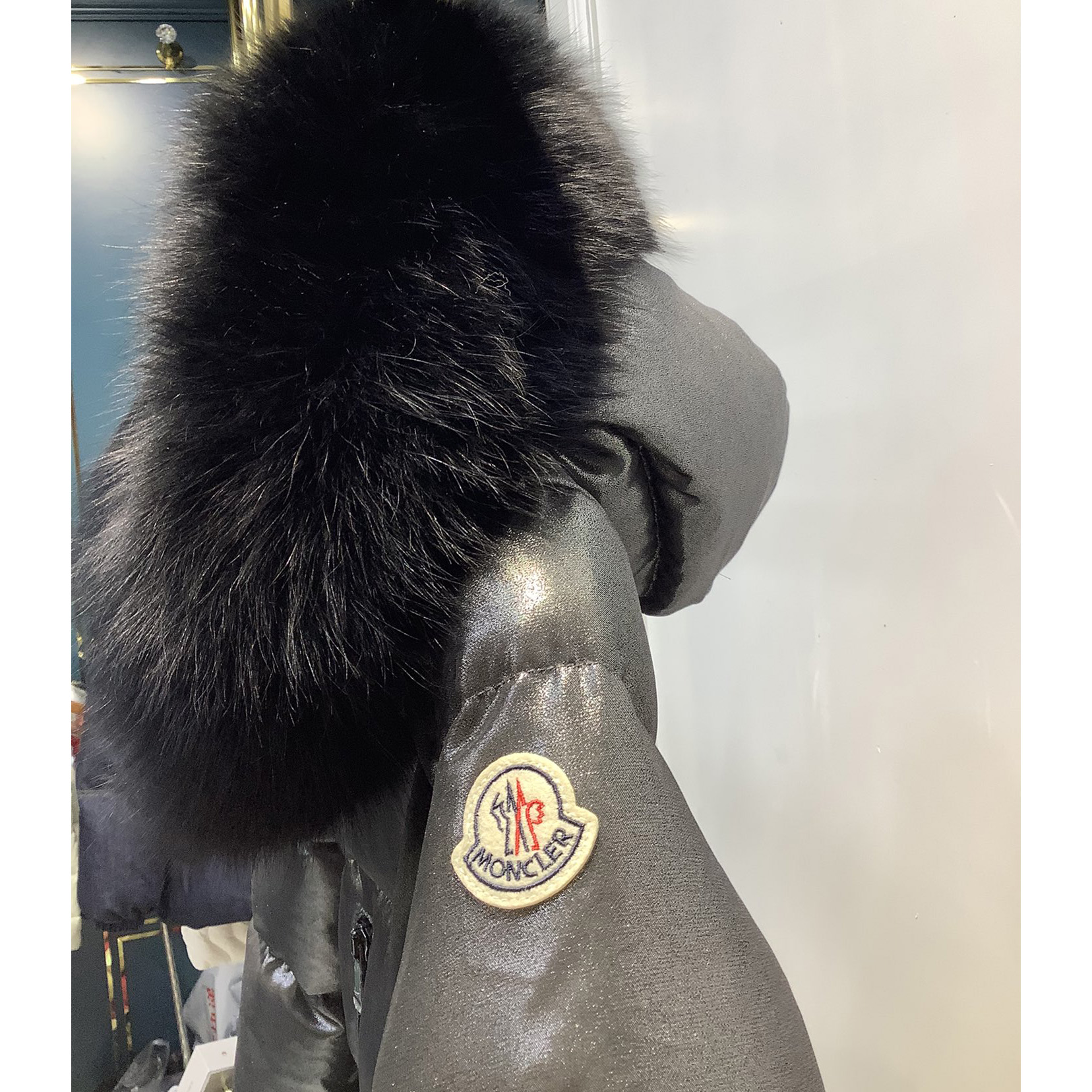 Moncler Laiche Short Down Jacket - DopestKickz