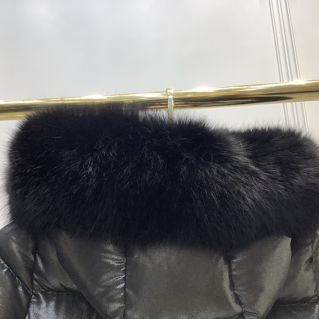 Moncler Laiche Short Down Jacket - DopestKickz