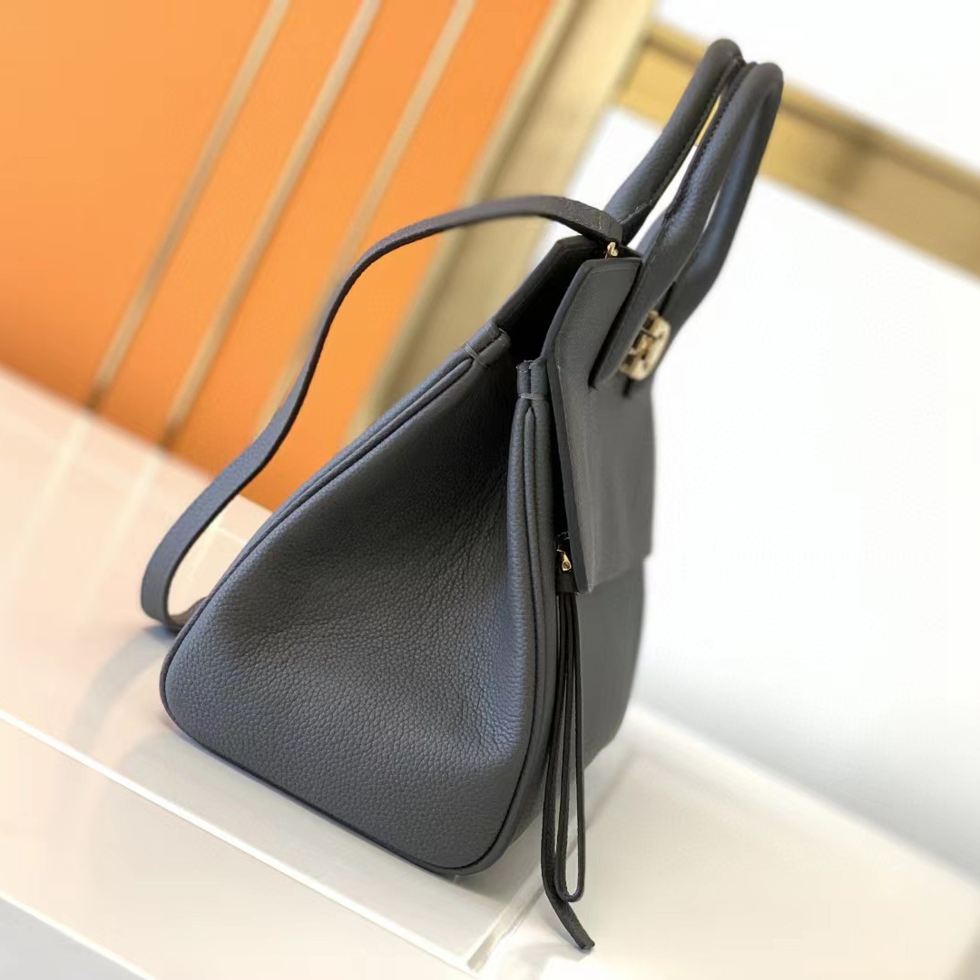 Ferragamo Studio Soft Bag(29-25-14.5cm)   21H159 - DopestKickz