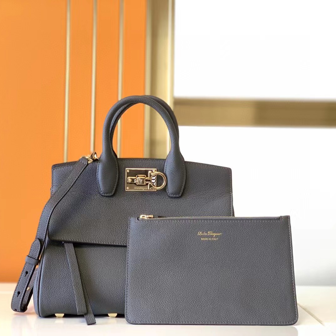 Ferragamo Studio Soft Bag(29-25-14.5cm)   21H159 - DopestKickz