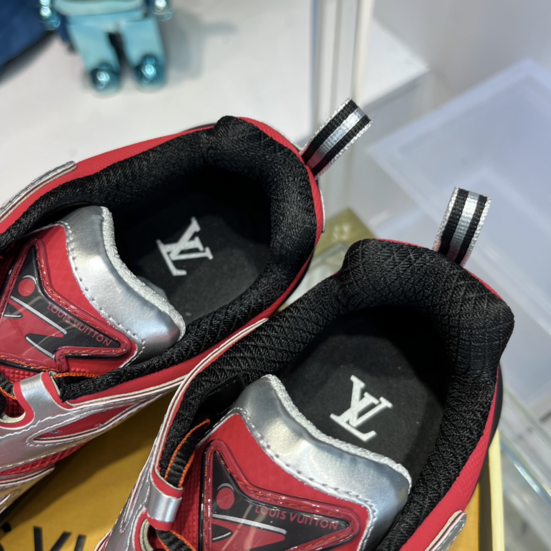 Louis Vuitton  LV Runner Tatic Sneaker     1AA39A - DopestKickz