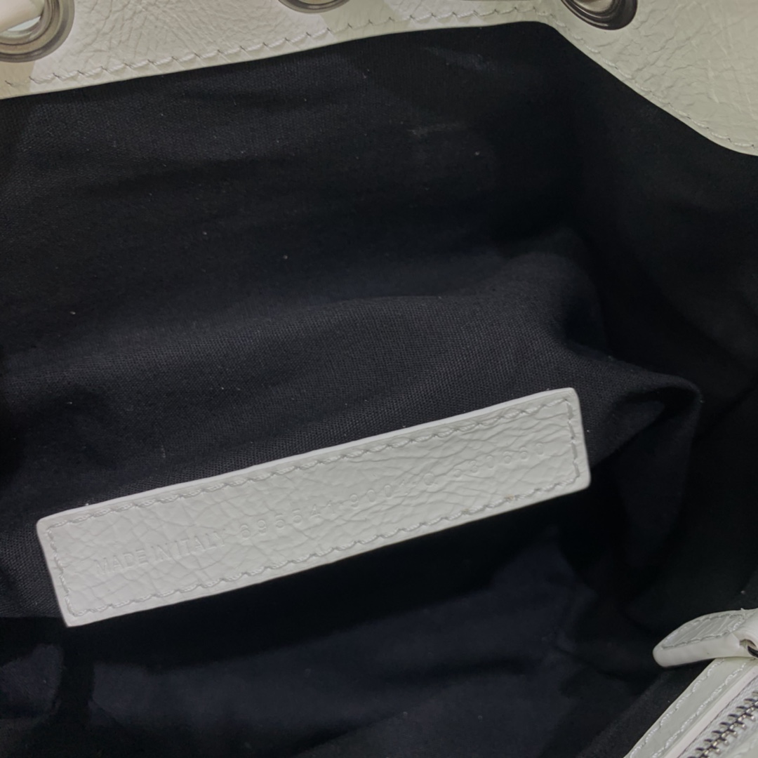 Balenciaga Le Cagole XS Bucket Bag In White Arena Lambskin, Aged-Silver Hardware(15-19.8-17.8cm) - DopestKickz