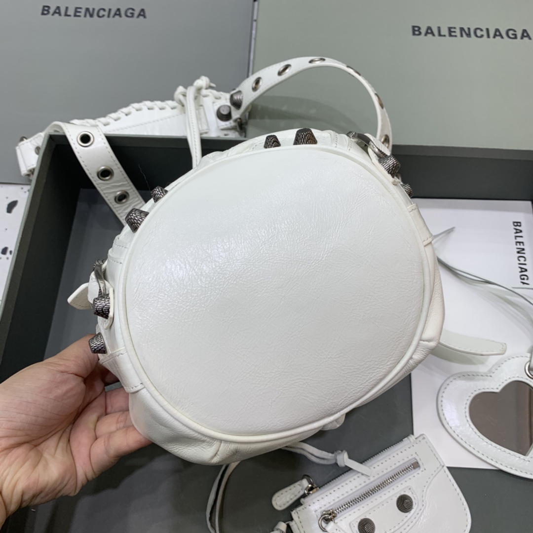 Balenciaga Le Cagole XS Bucket Bag In White Arena Lambskin, Aged-Silver Hardware(15-19.8-17.8cm) - DopestKickz