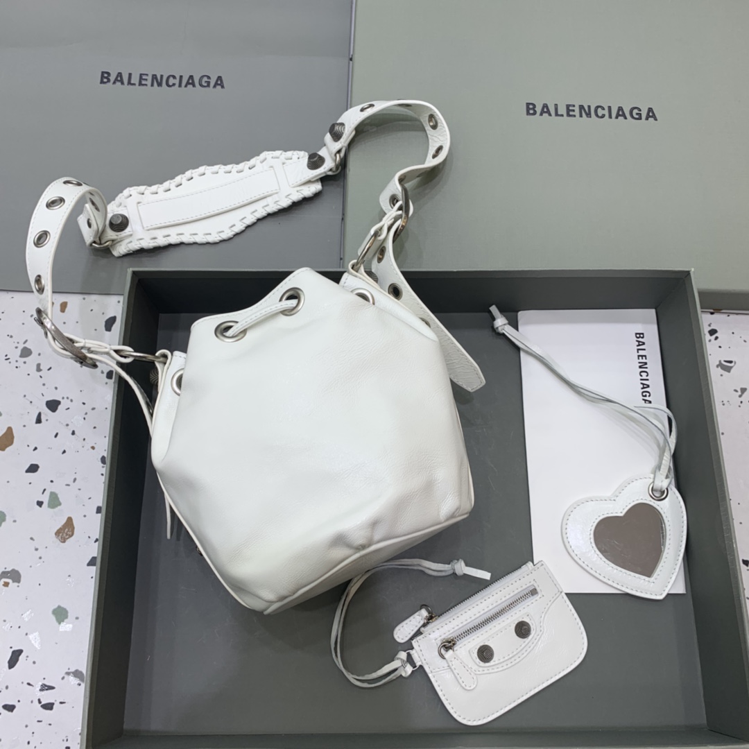 Balenciaga Le Cagole XS Bucket Bag In White Arena Lambskin, Aged-Silver Hardware(15-19.8-17.8cm) - DopestKickz