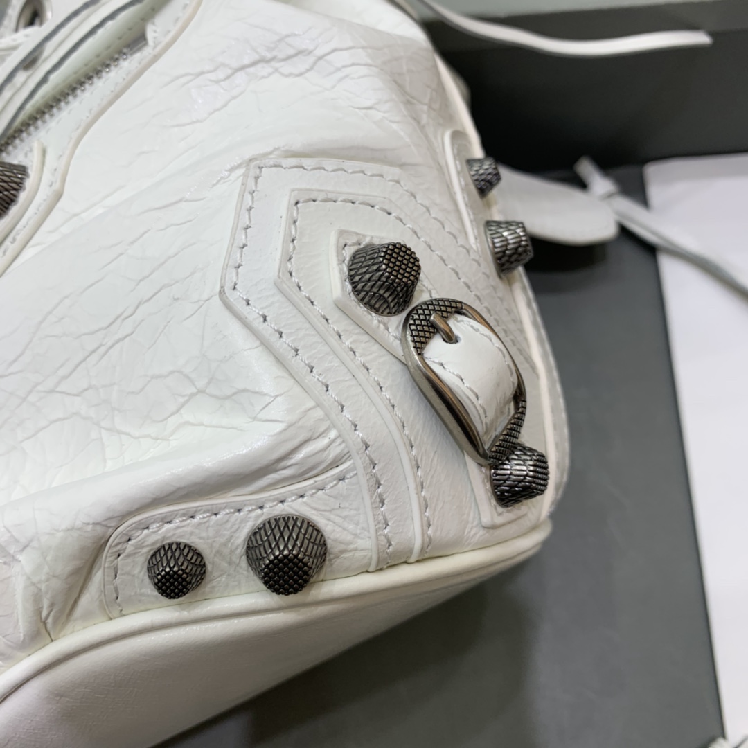 Balenciaga Le Cagole XS Bucket Bag In White Arena Lambskin, Aged-Silver Hardware(15-19.8-17.8cm) - DopestKickz