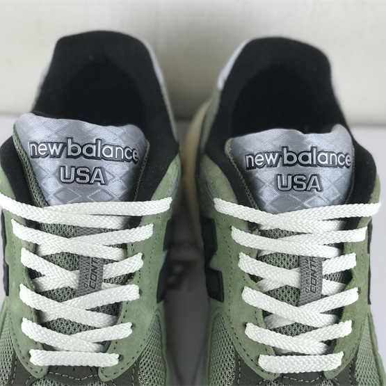 New Balance 990 V3 Sneakers          - DopestKickz