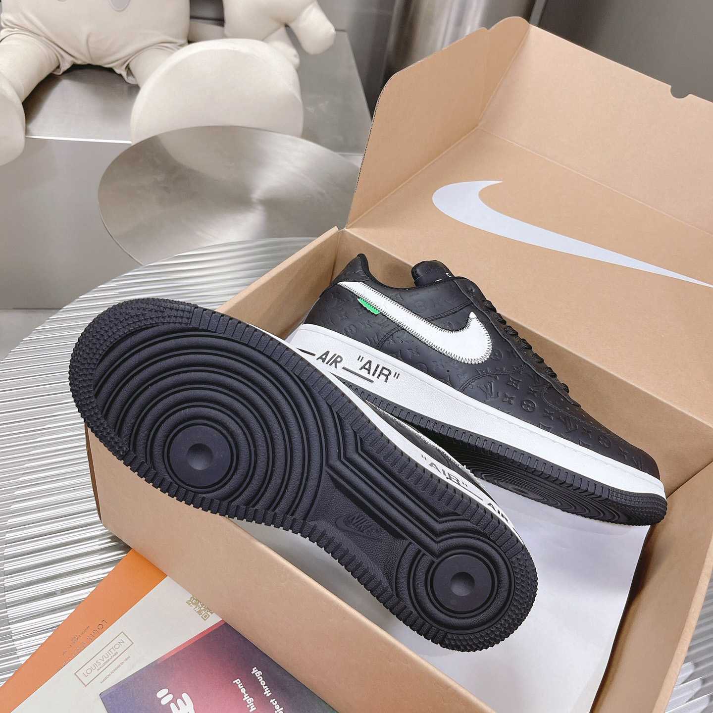 Louis Vuitton x Air Jordan1 Low AJ1 Sneaker - DopestKickz