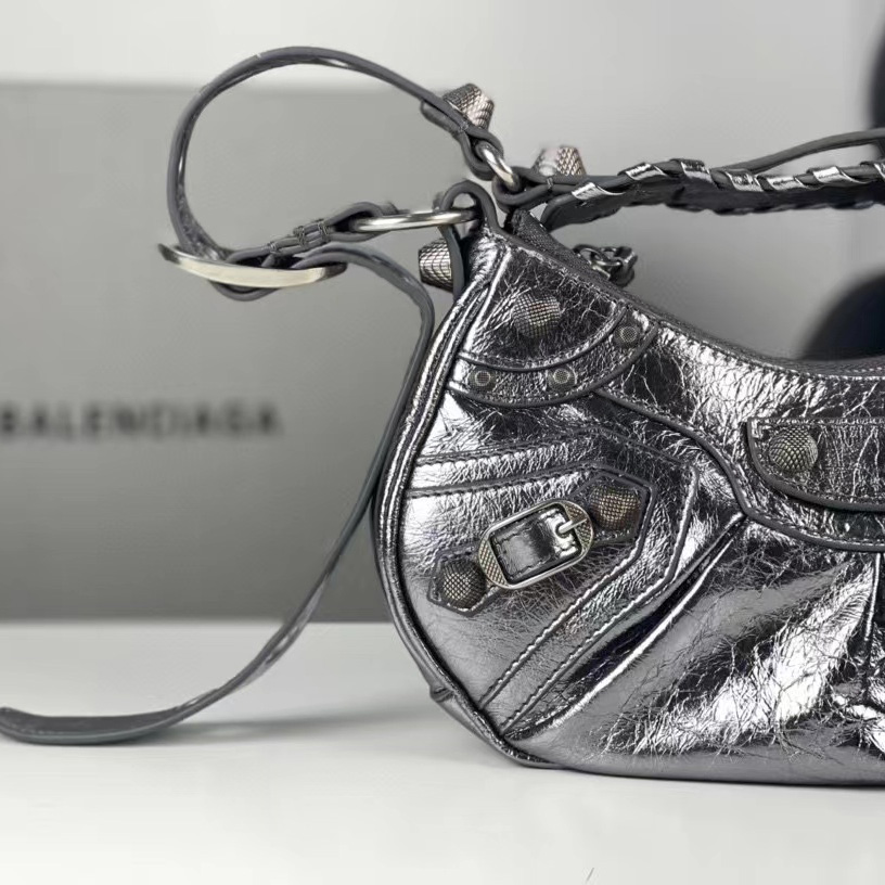 Balenciaga Le Cagole XS Shoulder Bag (26-16-10cm) - DopestKickz