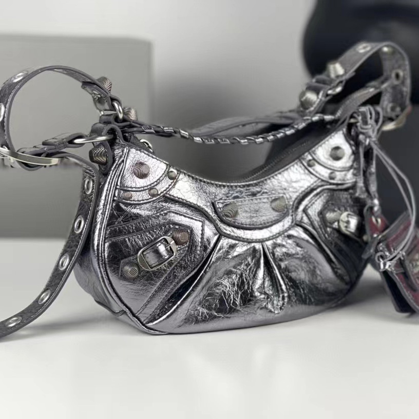 Balenciaga Le Cagole XS Shoulder Bag (26-16-10cm) - DopestKickz