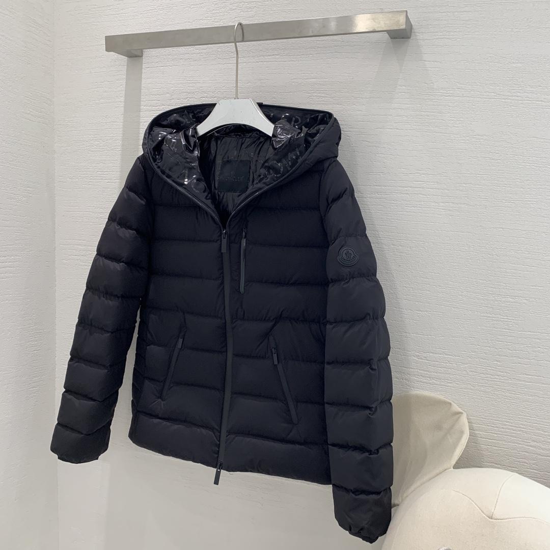 Moncler Herbe Short Down Jacket - DopestKickz