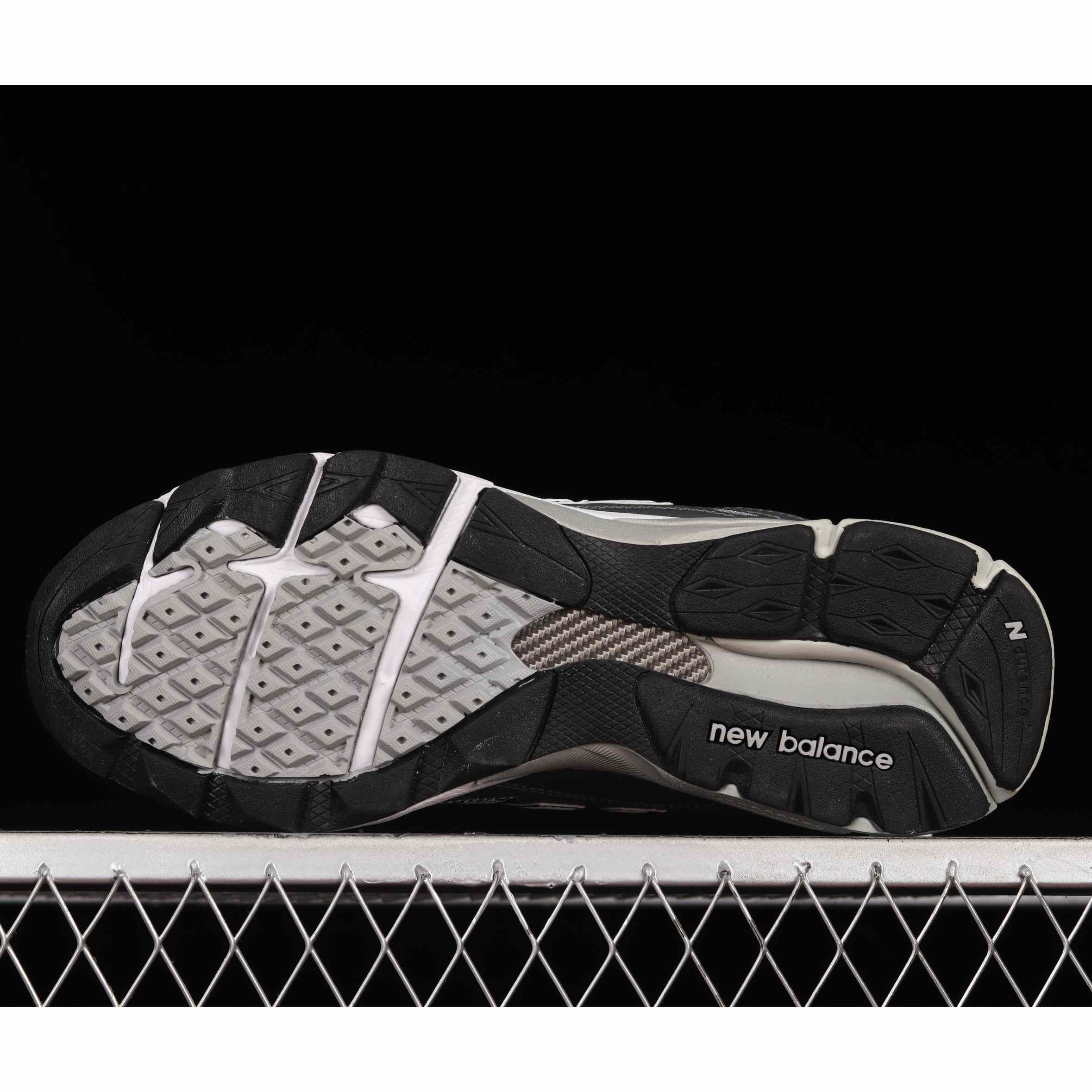 New Balance NB990 Sneakers           M990GJ3 - DopestKickz