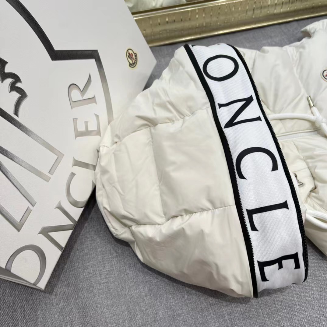 Moncler Cardamine Down Vest - DopestKickz