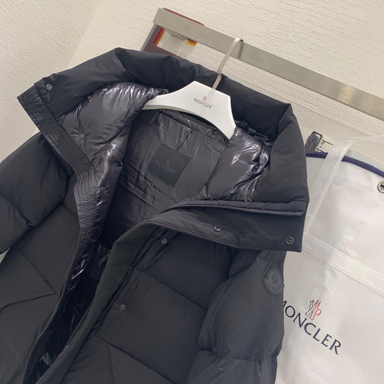 Moncler Short Down Jacket - DopestKickz