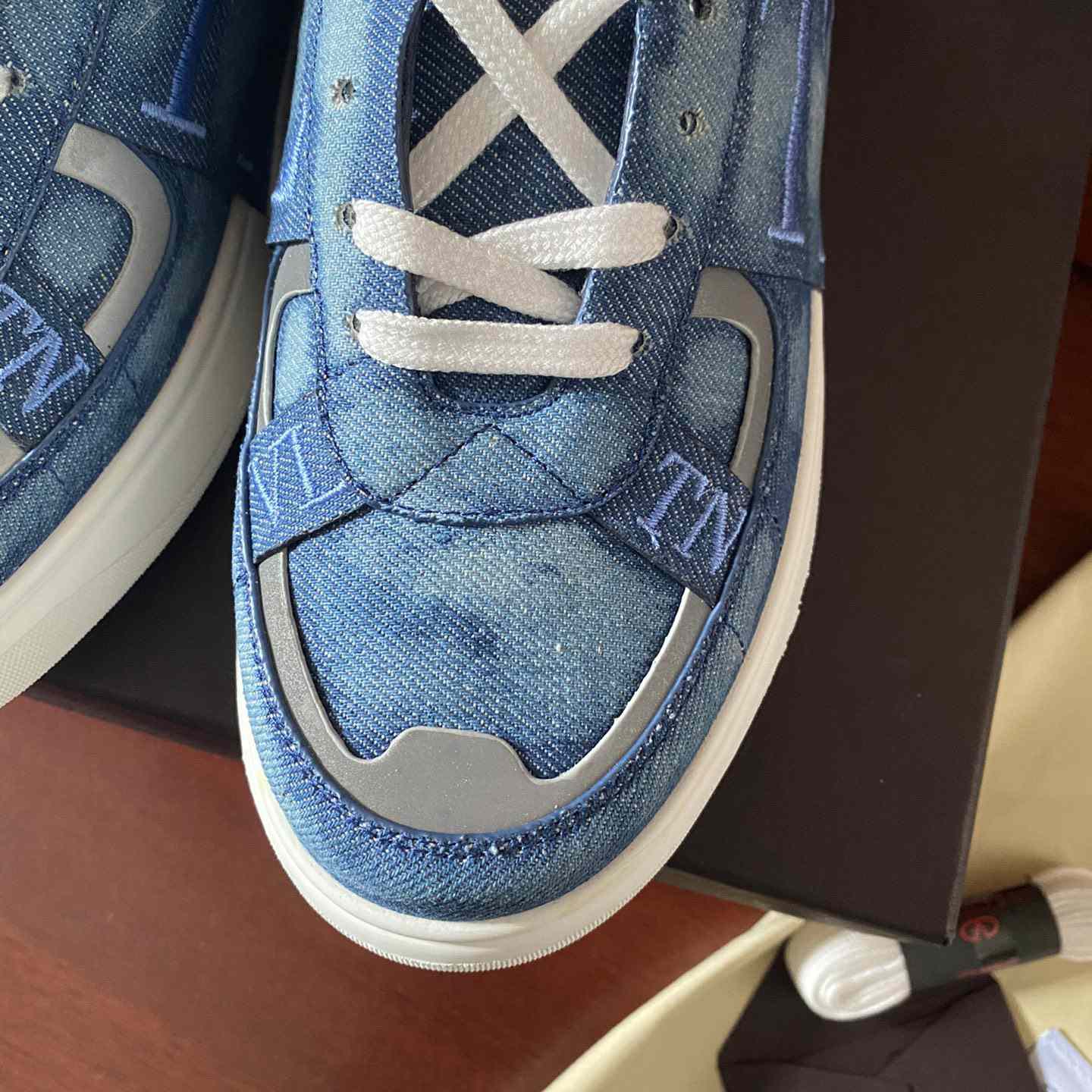 Valenti Low-Top Calfskin Vl7n Sneaker With Bands - DopestKickz