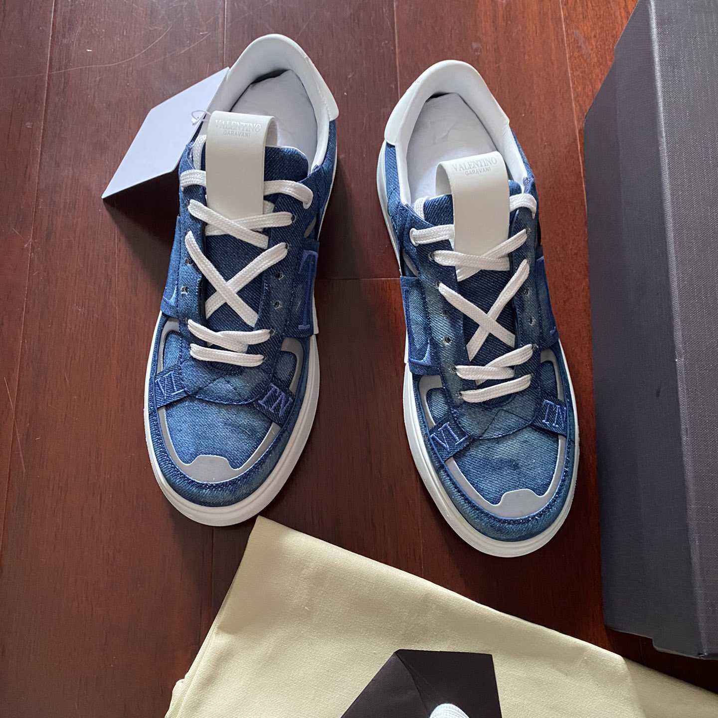 Valenti Low-Top Calfskin Vl7n Sneaker With Bands - DopestKickz