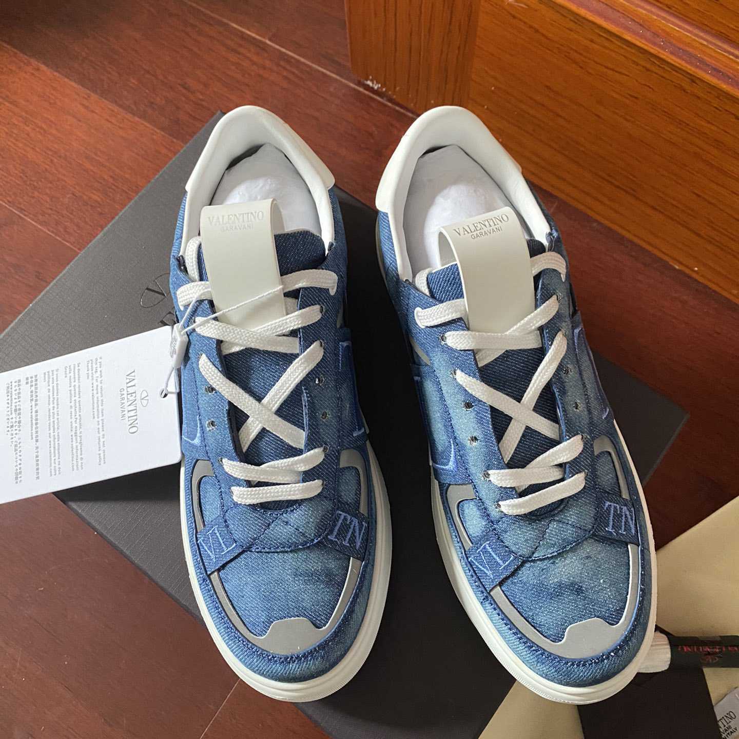 Valenti Low-Top Calfskin Vl7n Sneaker With Bands - DopestKickz