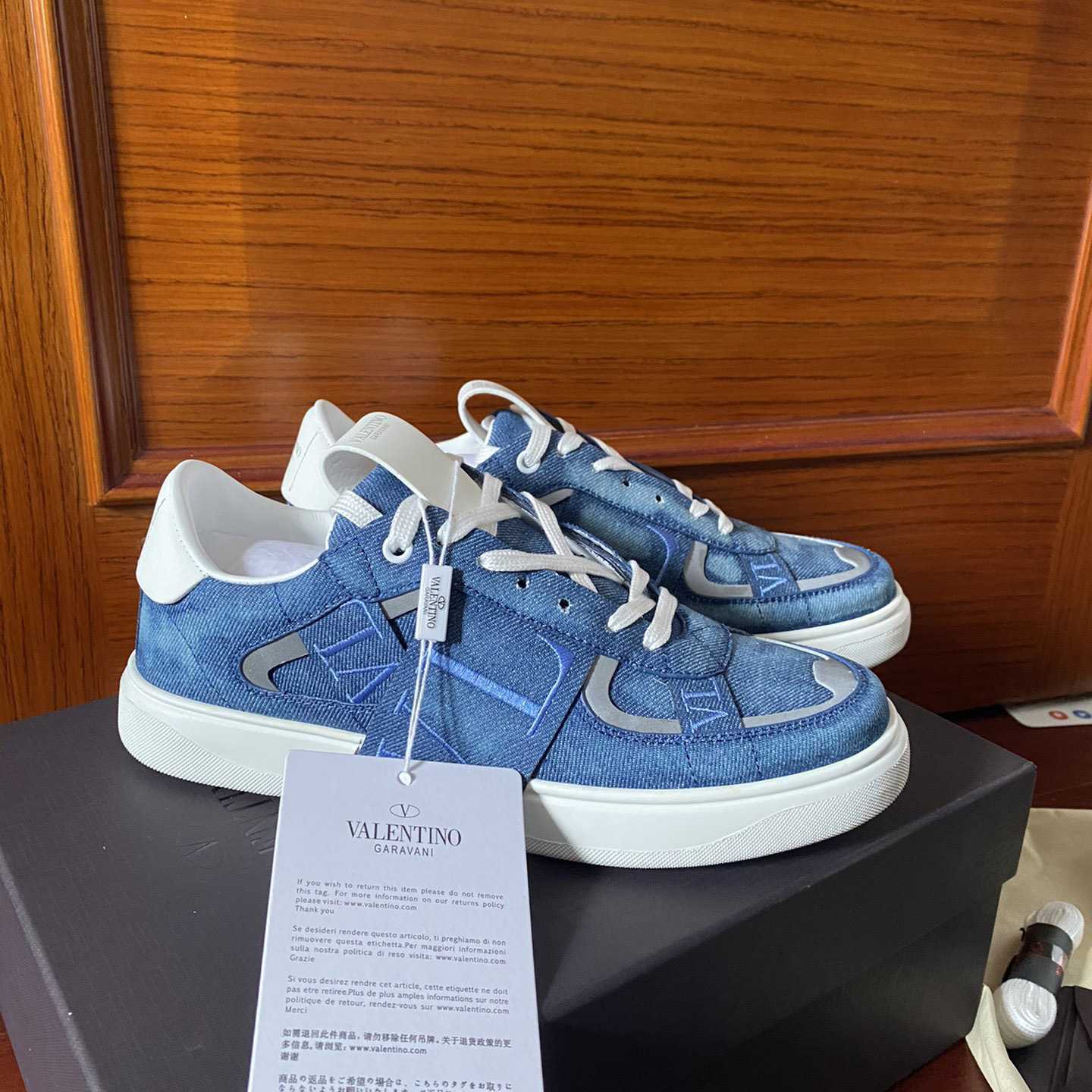 Valenti Low-Top Calfskin Vl7n Sneaker With Bands - DopestKickz