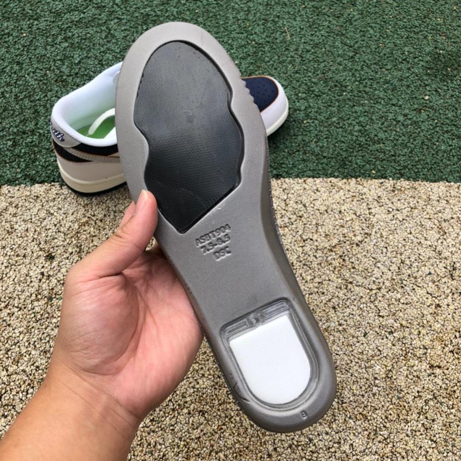 Huf x Nike SB Dunk Low Nyc Sneaker        FD8775-100 - DopestKickz