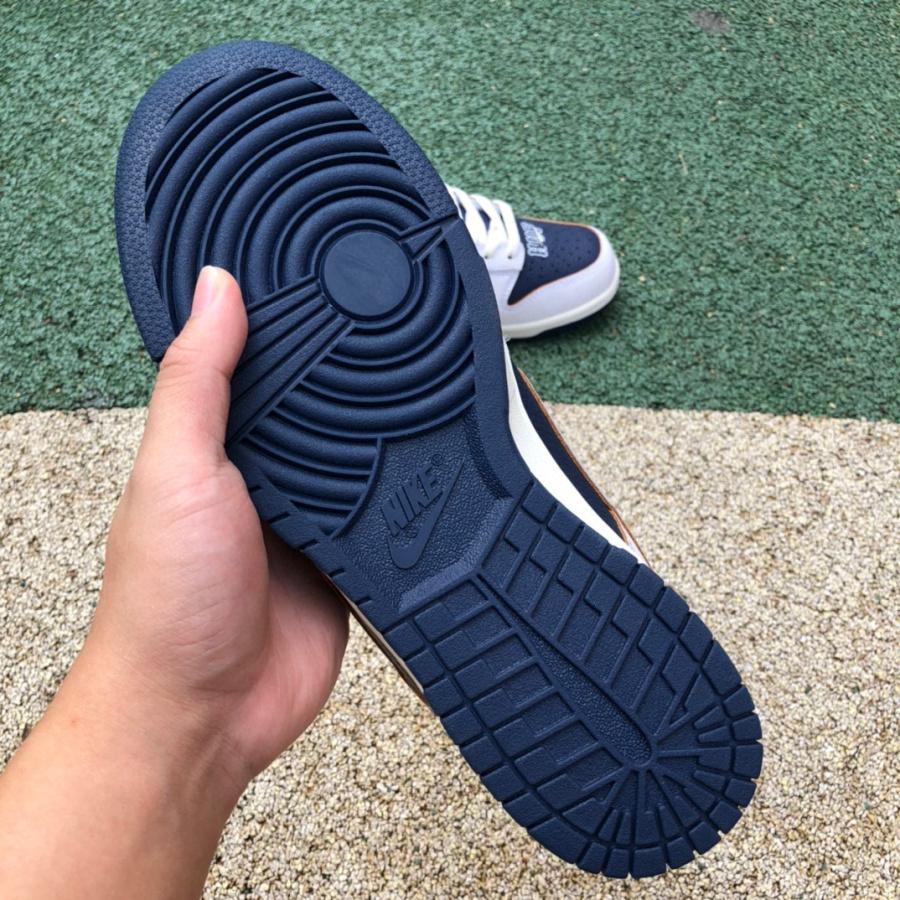 Huf x Nike SB Dunk Low Nyc Sneaker        FD8775-100 - DopestKickz