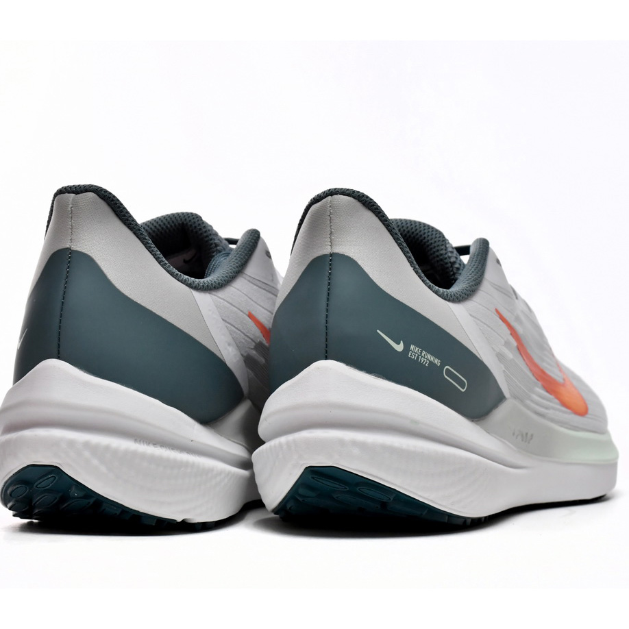 Nike Air Winflo 9 Pure Platinum Mineral Sneaker     DD6203-005 - DopestKickz