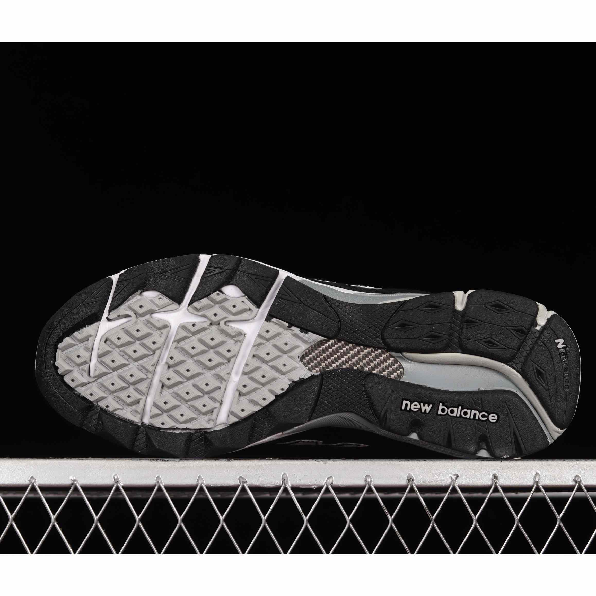 New Balance NB990 Sneakers           M990BS3 - DopestKickz