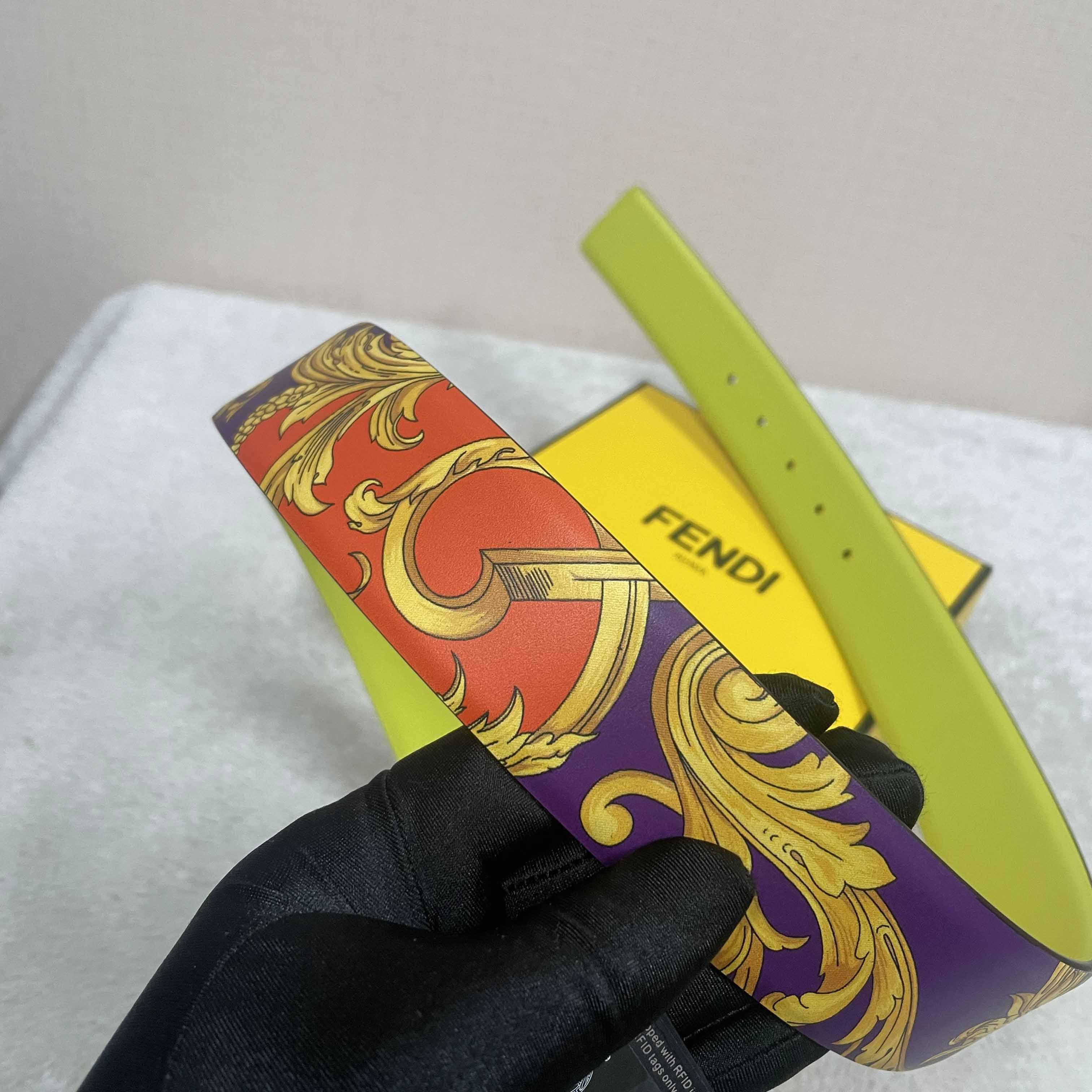 Versace La Medusa Le Pop Classique Reversible Belt   40mm - DopestKickz