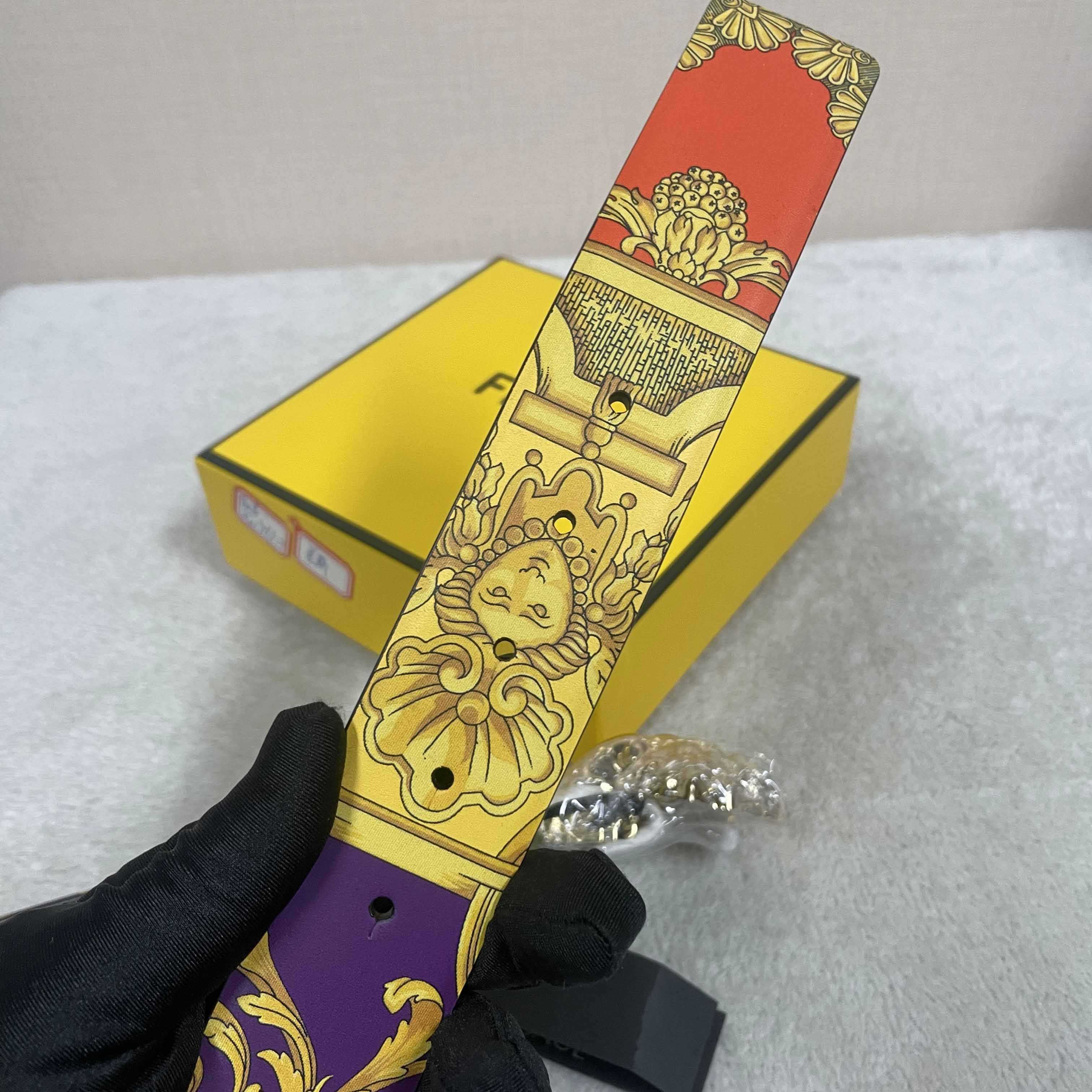 Versace La Medusa Le Pop Classique Reversible Belt   40mm - DopestKickz