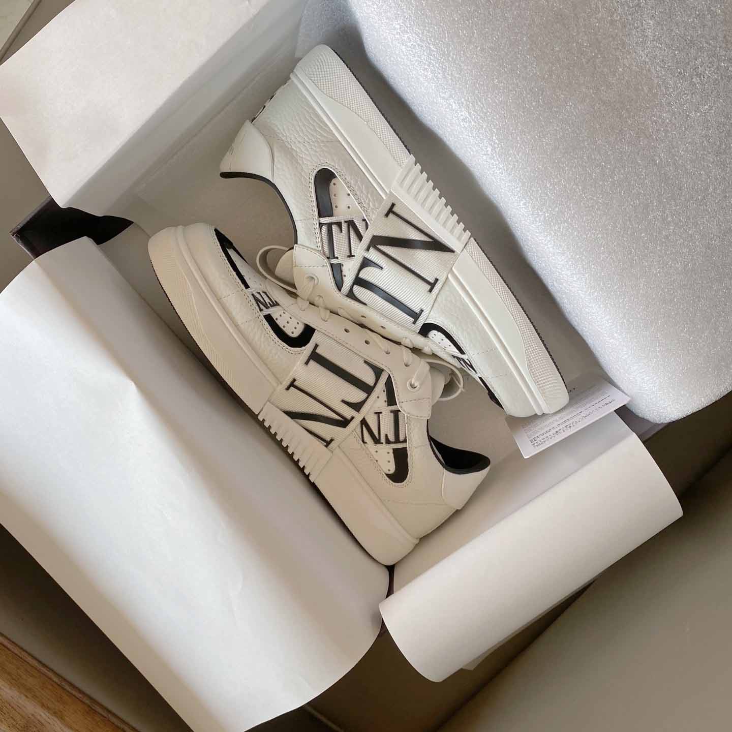 Valenti Low-Top Calfskin Vl7n Sneaker With Bands - DopestKickz