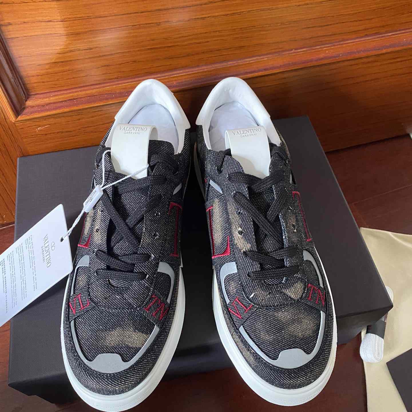 Valenti Low-Top Calfskin Vl7n Sneaker With Bands - DopestKickz