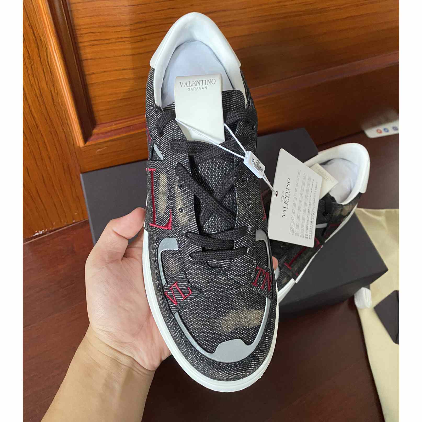 Valenti Low-Top Calfskin Vl7n Sneaker With Bands - DopestKickz