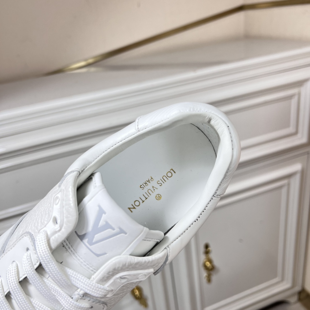 Louis Vuitton Run Away Sneaker      1A9ZK2 - DopestKickz
