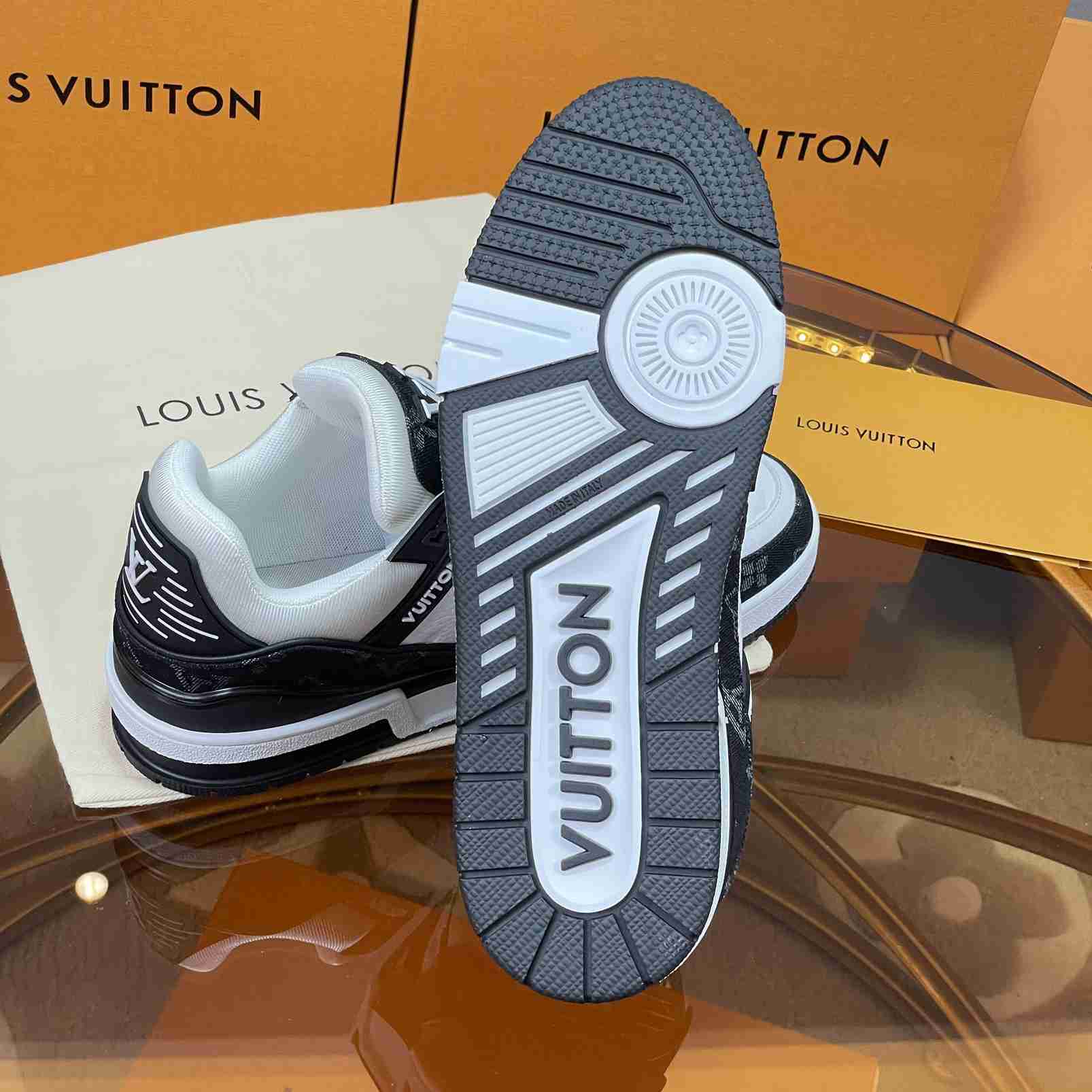 Louis Vuitton LV Trainer Sneaker       1A9JGB - DopestKickz